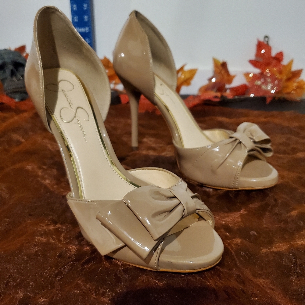 Jessica Simpson, Stylish Taupe Bow Heels, Size 8
